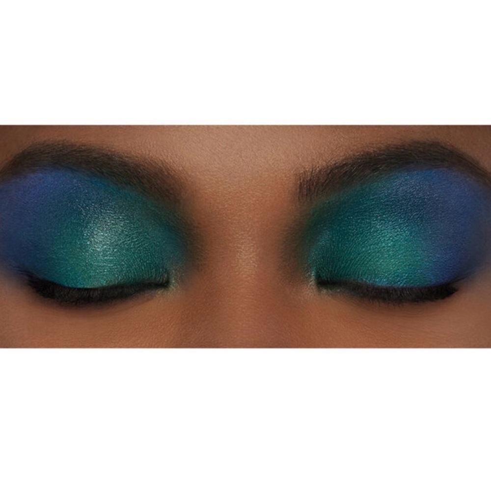 NEW NARS Bold Blue and Green Eyeshadow Quad in Moskova - Picture 5 of 9